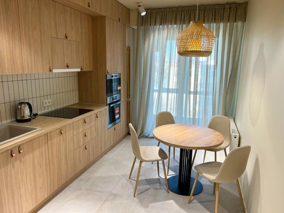 Appartamento 2 Bedroom On Ismail Corner Stefan Cel Mare, New Apartment, Center! Chişinău