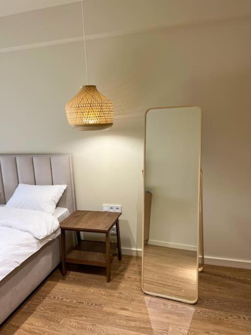 2 Bedroom On Ismail Corner Stefan Cel Mare, New Apartment, Center! Daire Kişinev